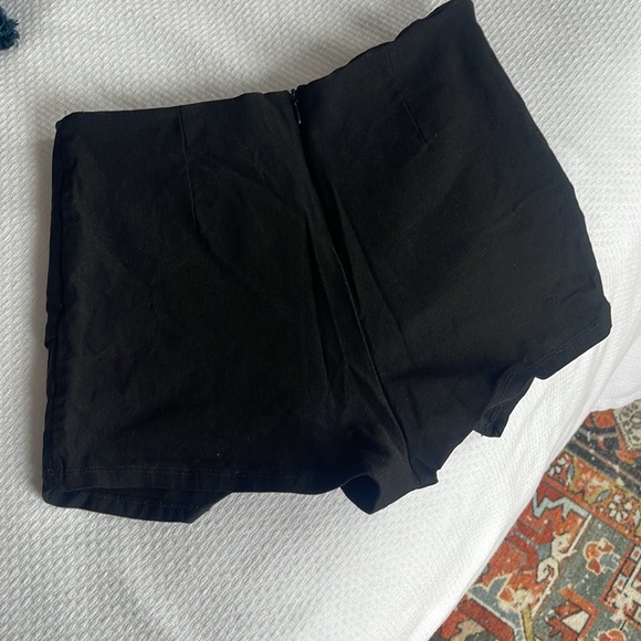 Skort - Picture 2 of 3